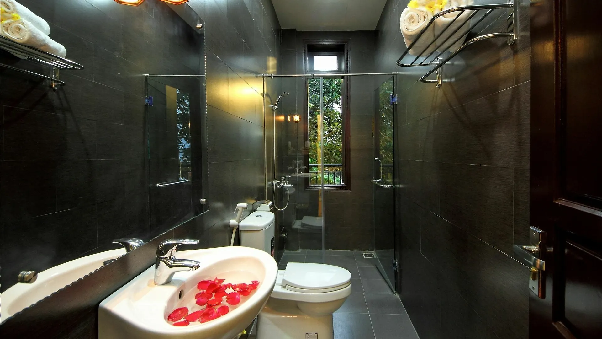 Blue Lake Homestay Hoi An